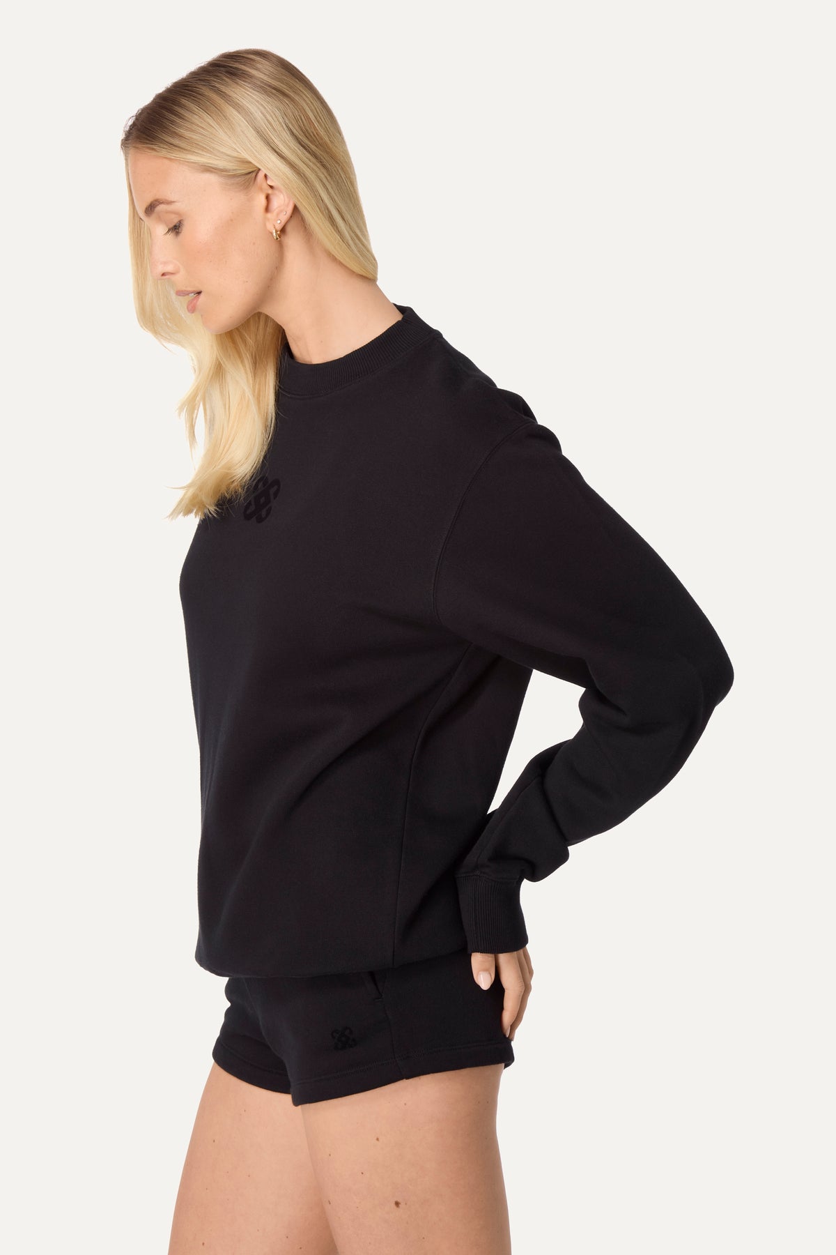 Uniform Crewneck Black